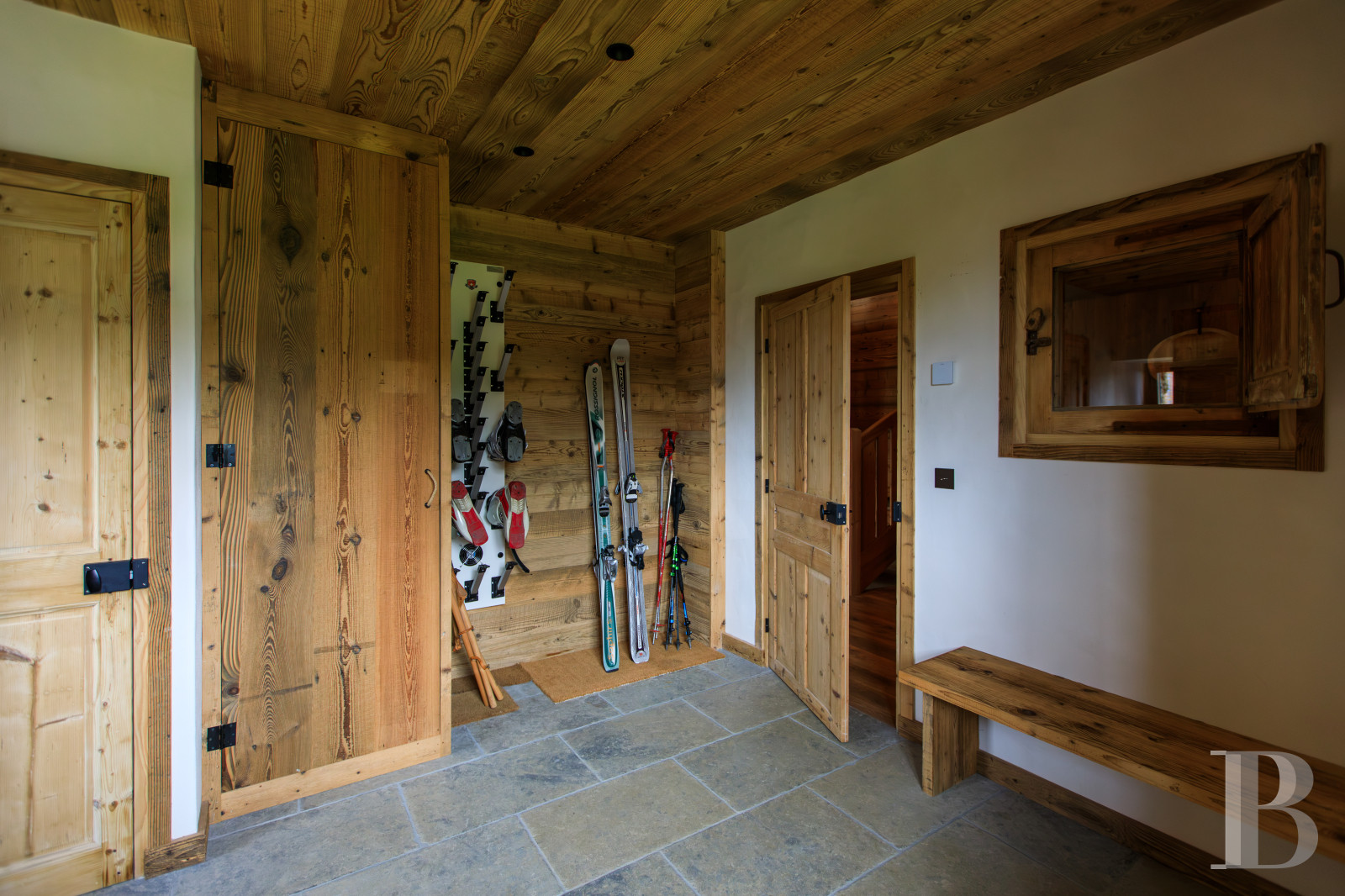 A 19th-century farmhouse preserved in its original state and completely renovated at the foot of Mont d'Arbois, in Megève - photo  n°6
